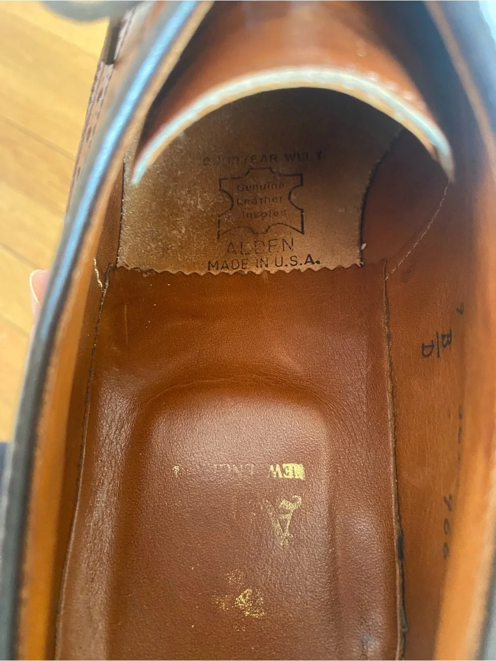 Alden Men's Tan Leather Wingtip Brogue Oxfords